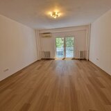 Piata Alba Iulia, Burebista 3 camere decomandate etajul 1 nemobilat, renovat